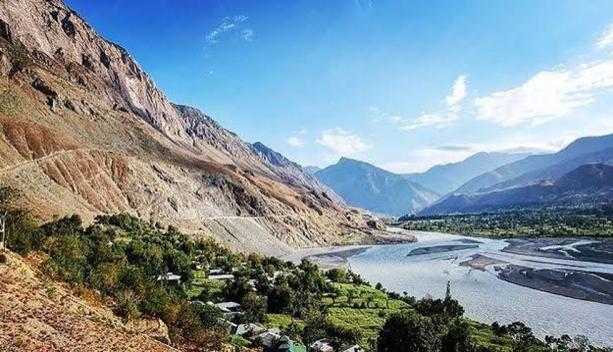 Chitral and the Hindu Kush: Mountains, Culture, and Adventure in Northern Pakistan